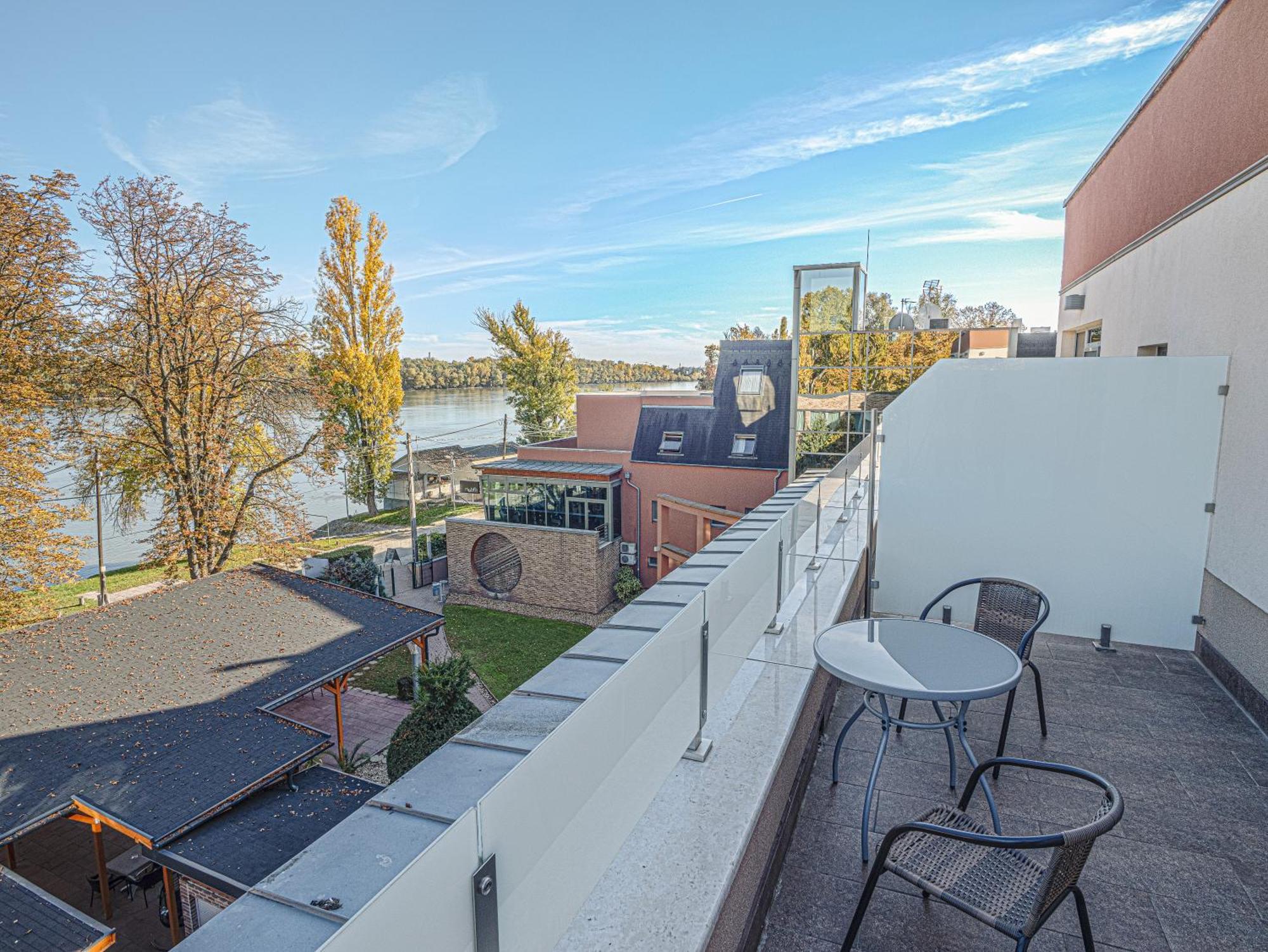 Holiday Beach Budapest Wellness Hotel With Sauna Park Exterior foto