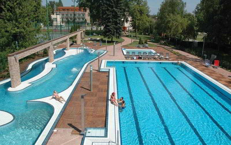 Holiday Beach Budapest Wellness Hotel With Sauna Park Facilidades foto